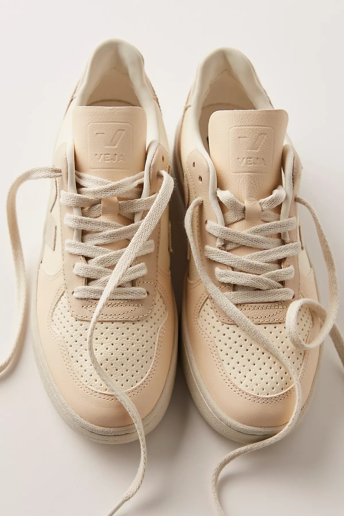Veja V-10 Sneakers