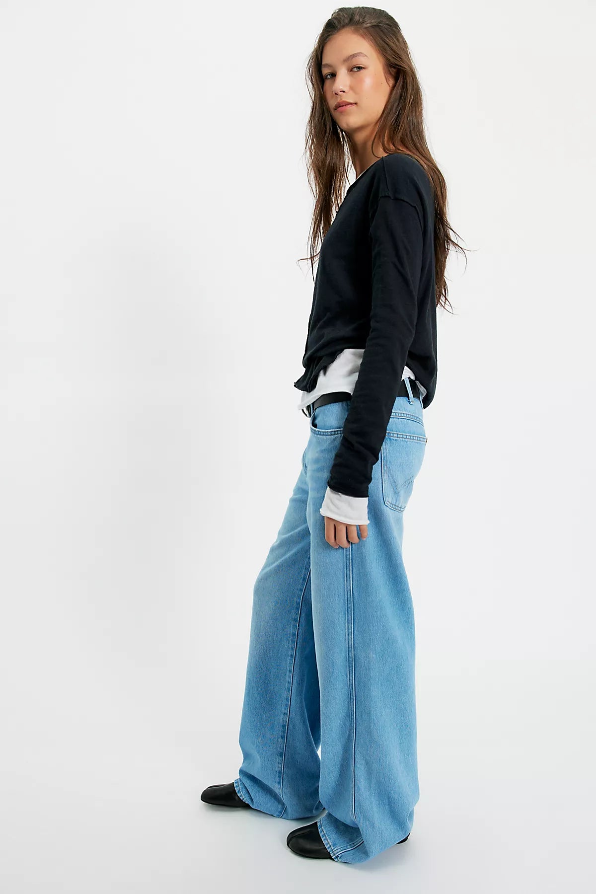 Wrangler World Wide Mid-Rise Wide-Leg Jeans