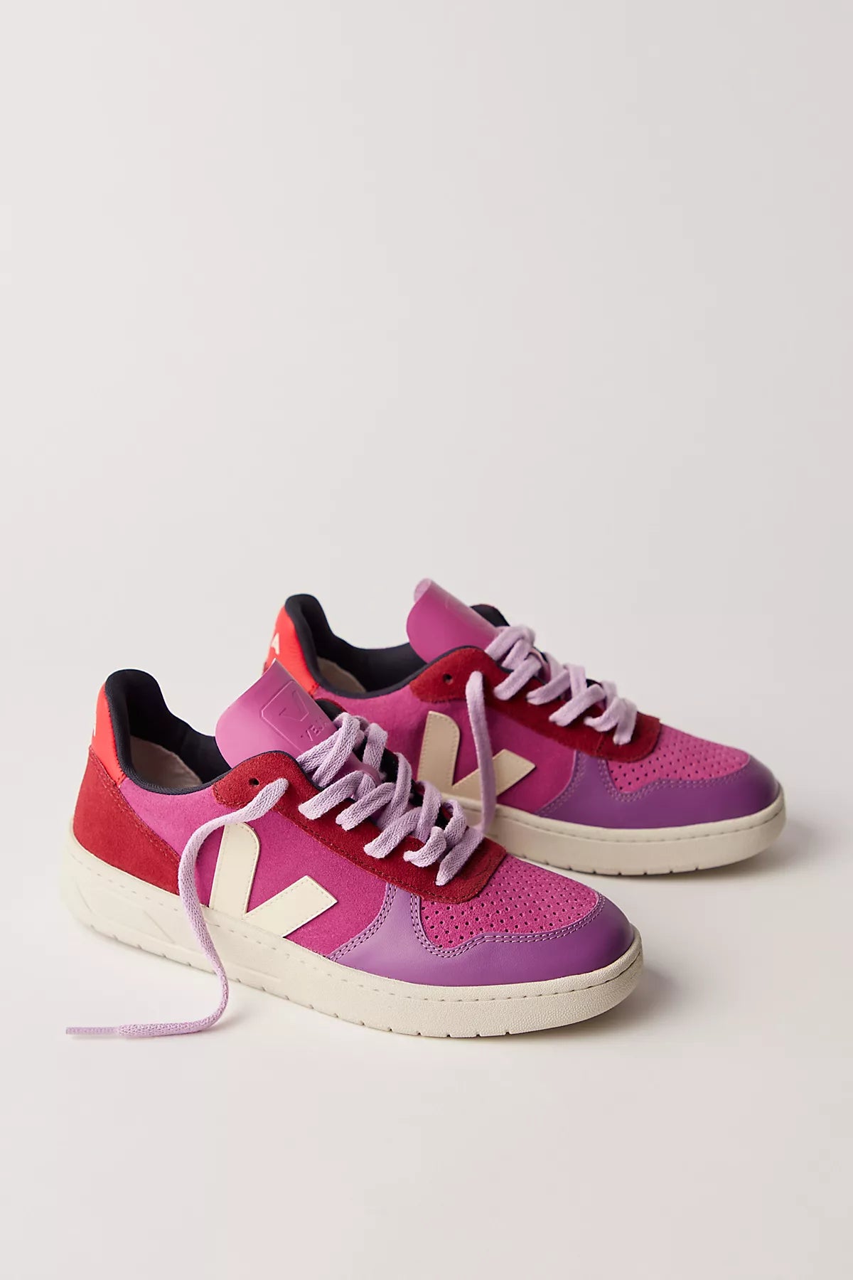 Veja V-10 Sneakers