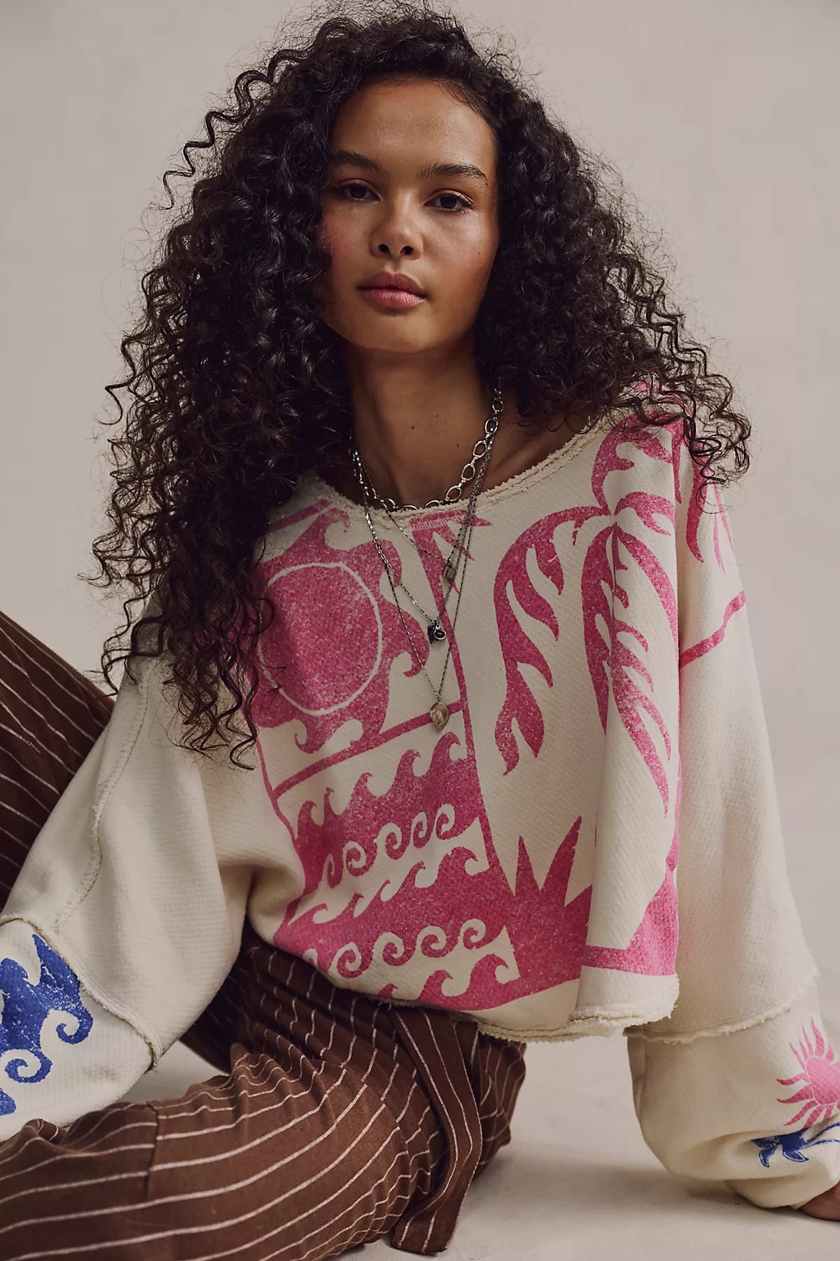 We The Free To The East Printed Pullover