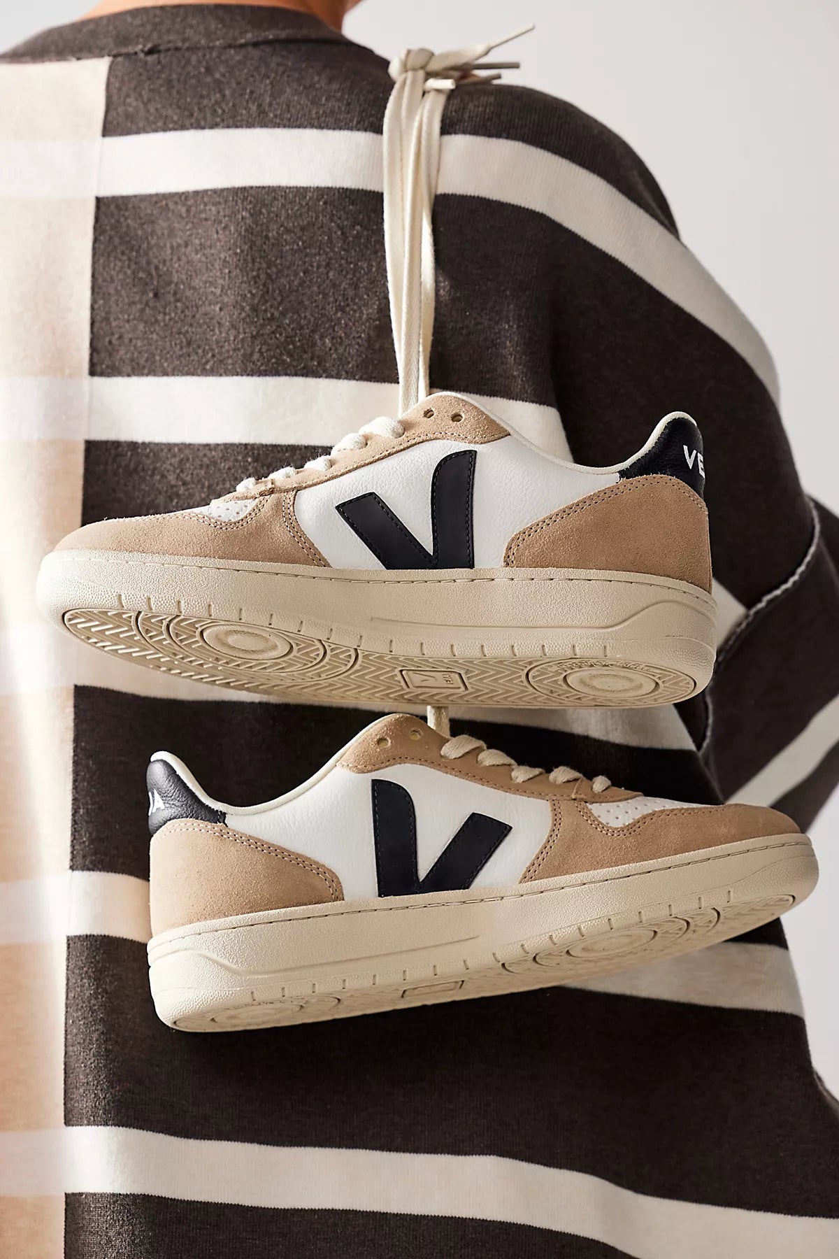 Veja V-10 Sneakers