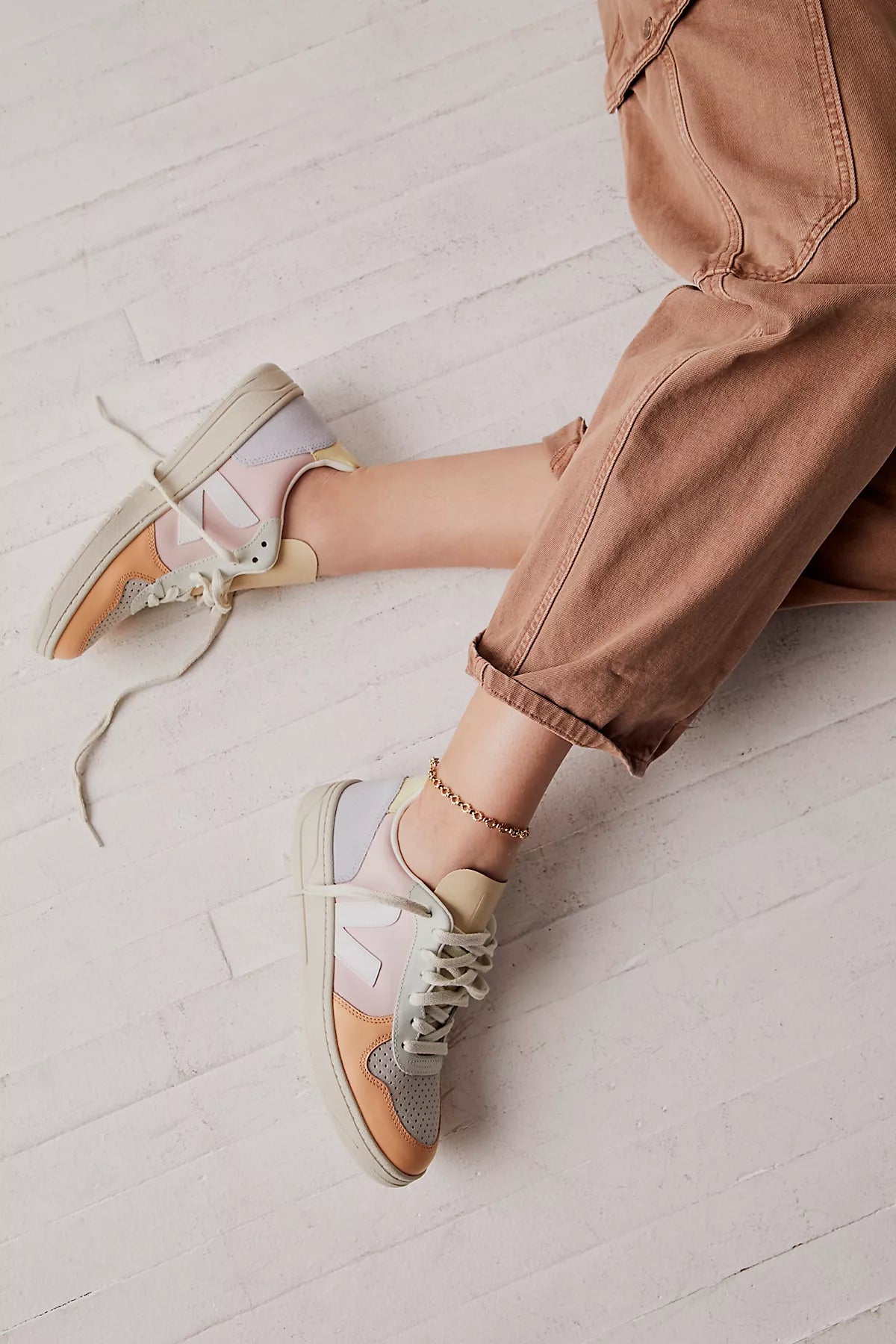 Veja V-10 Sneakers