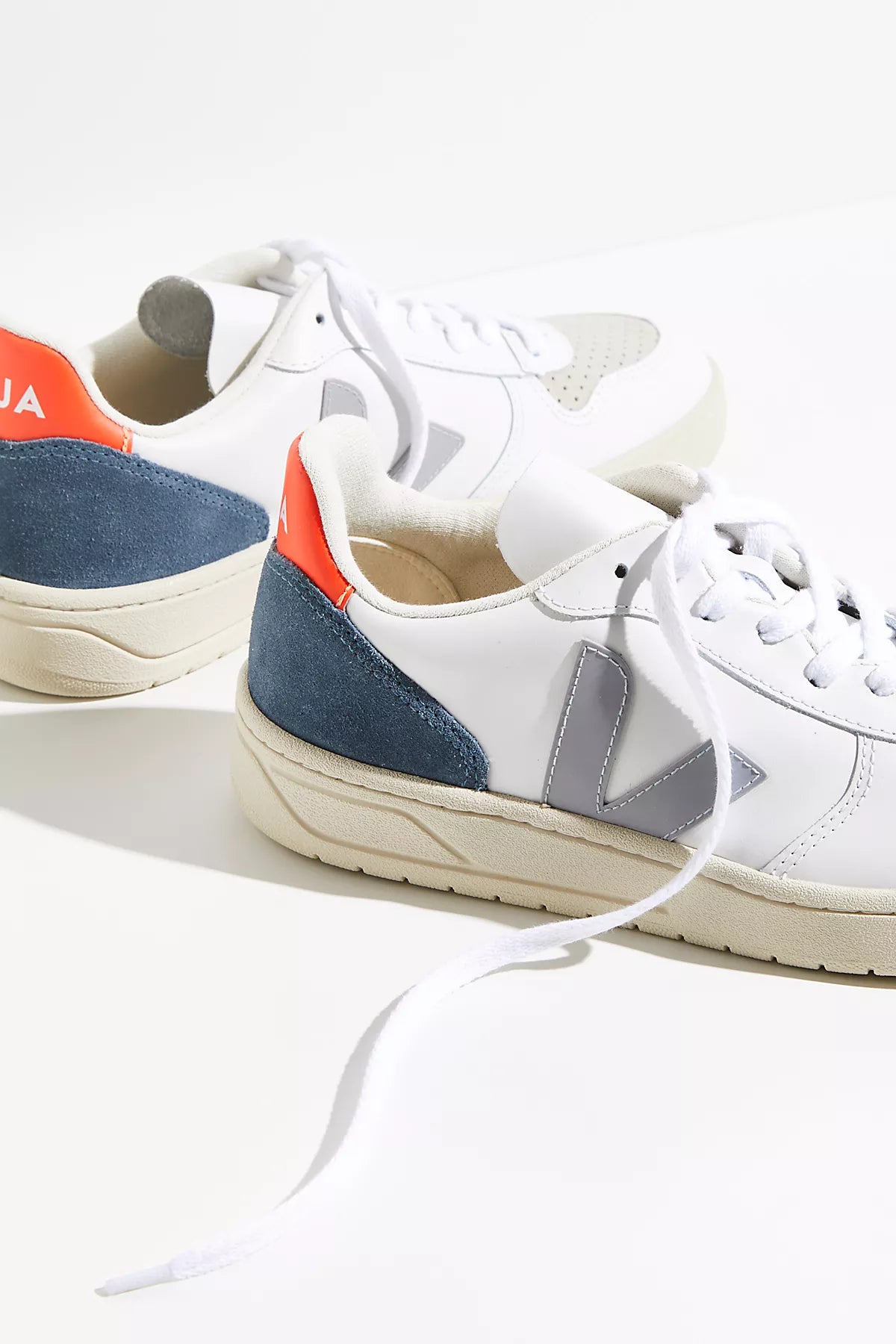 Veja V-10 Sneakers