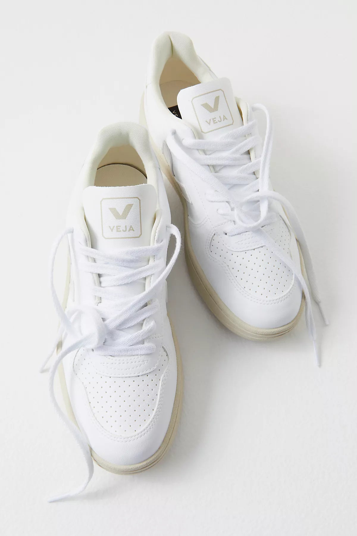 Veja V-10 Sneakers